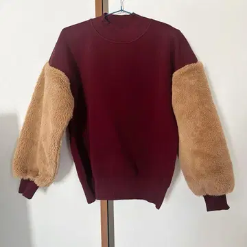 무루아 MURUA 버건디 보아 니트