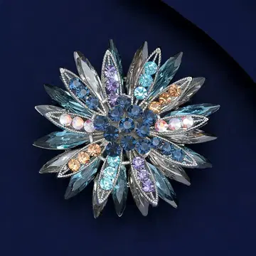 화려한 꽃 모양 브로치