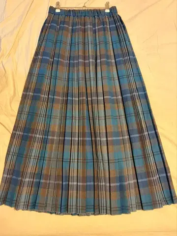 르그라딕 체크 무늬 울 플리츠 롱 스커트