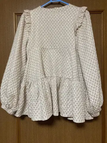 핏모아 다이아 자카드 티어드 상의 아이보리 프리 사이즈