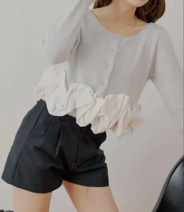 [ Chico ] 꼬임 프릴 디자인 라메 샤기 가디건