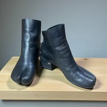 yuko imanishi+ 유코이마니시 블랙 타비 부츠 블랙