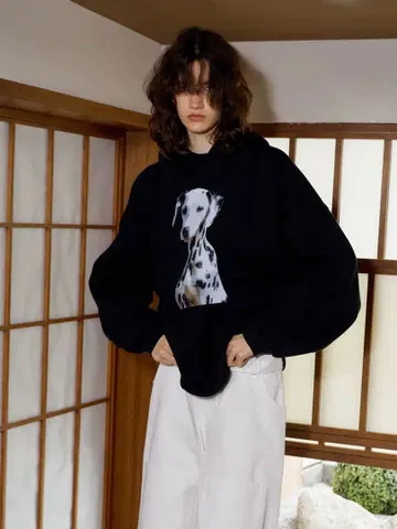 달마시안 프린트 후드 부착 맨투맨