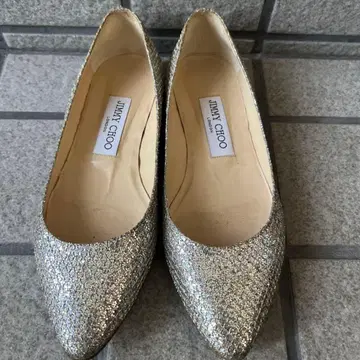 JIMMYCHOO 실버 라메 펌프스 로우힐 35half