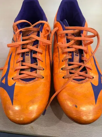 미즈노 축구화 오렌지/보라색