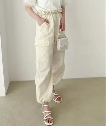 NICE CLAUP 파라슈트 팬츠