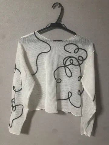 화이트 자수 블라우스 레이어드