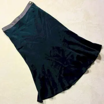 펄 마셰르 플레어 스커트 비대칭 절개 벨로아 느낌 그린 계열 L