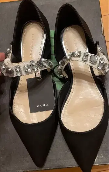 ZARA 펌프스