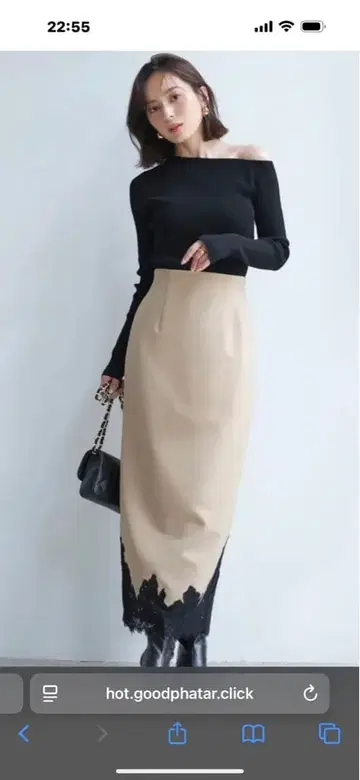 스캘럽 레이스 헴 타이트 스커트