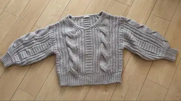 NICE CLAUP 그레이 케이블 짜임 니트 스웨터 긴팔