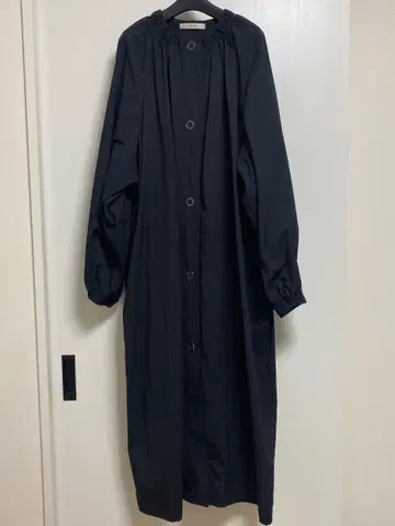 LOHEN 링크 도트 백 레이어드 코트 블랙