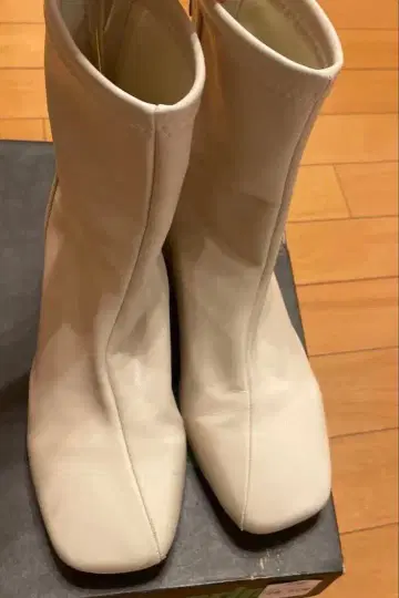 GRL 화이트 숏 부츠