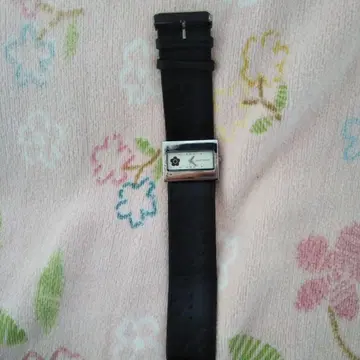 블랙 가죽 밴드 시계