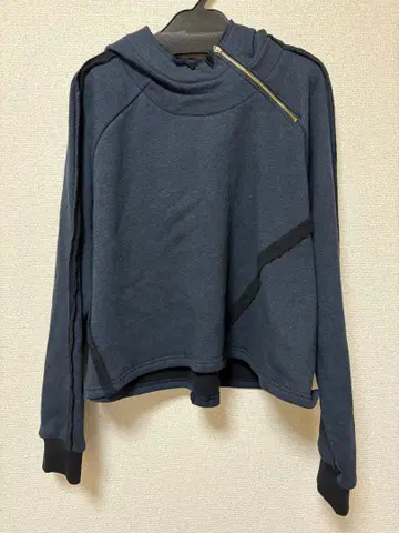 새상품 정가 18,480엔 라디에이트 이번 시즌 쭈리 맨투맨 풀오버