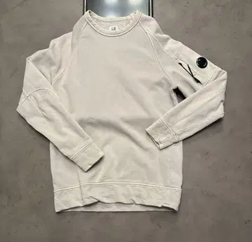 C.P. Company 맨투맨 그레이 베이지