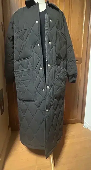 벤치 코트로도! 유니버셜 오버롤 프리저 코트