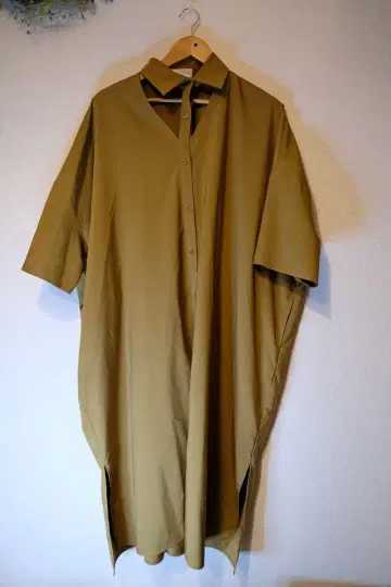 LA BELLE ETUDE 릴랙스 컷 아웃 셔츠