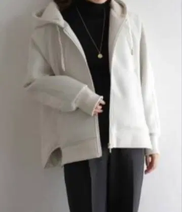 LaTotalite 라토타리테 충전솜 종이상자 니트 블루종