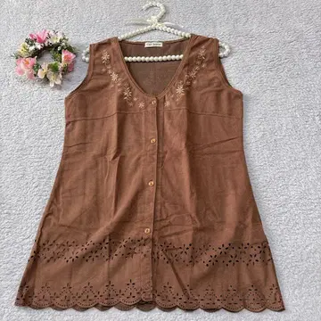 [Gal house] 플라워 자수 베스트 형 컷 V넥 레이어드