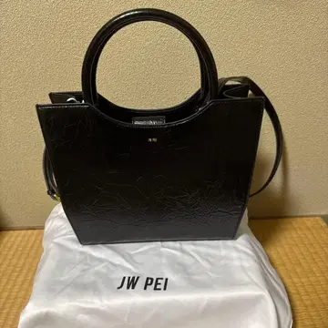 새상품 미사용 JW PEI 블랙 숄더백
