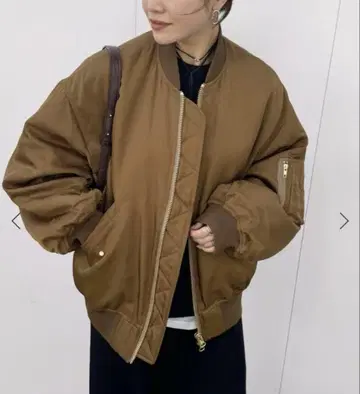 JOURNAL STANDARD 퍼 MA1 브라운