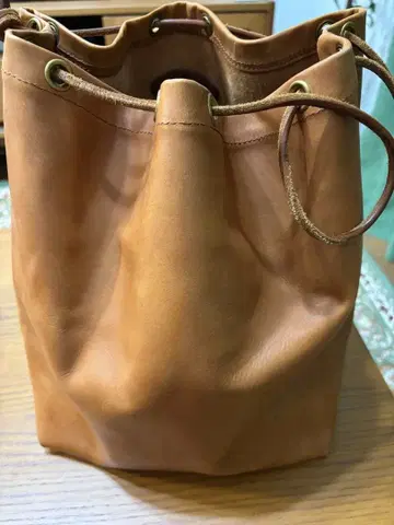 vasco 가죽 복조리형 숄더백 카멜