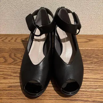 핏핏 하이힐 오픈토 스트랩 포함 블랙