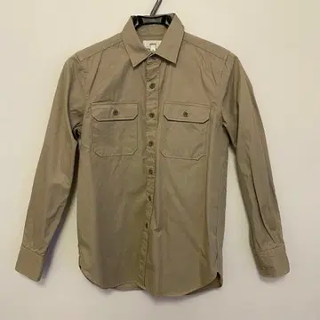 [ 새상품급 ] HYKE 밀리터리 셔츠 베이지