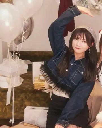 프릴 부착 인디고 데님 자켓