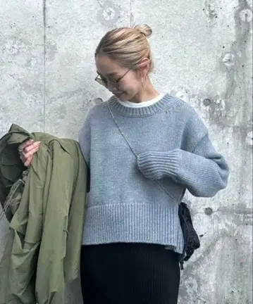 [ 미사용 새상품 ] 백 슬릿 멜란지 컬러 니트