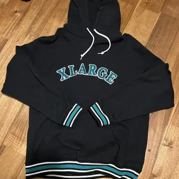 XLARGE 블랙 후드티 후드 부착 프론트 로고