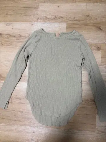 리브 편직 연두색 긴팔 리브 편직 티셔츠