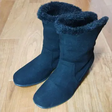 블랙 스웨이드 숏부츠 퍼 안감