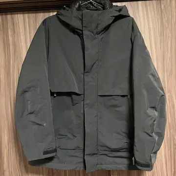 유니클로 +j 하이브리드 다운 오버사이즈 파카 다크 그레이