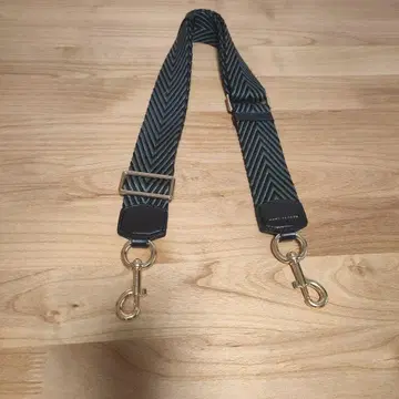 MARC JACOBS 헤링본 숄더 스트랩