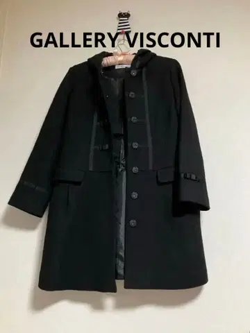 GALLERY VISCONTI 갤러리 비스콘티 블랙 후드 부착 코트