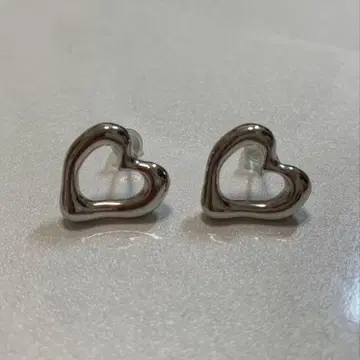 실버 하트형 스터드 귀걸이
