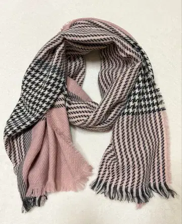 스모키 핑크 체크 패턴 스톨 머플러