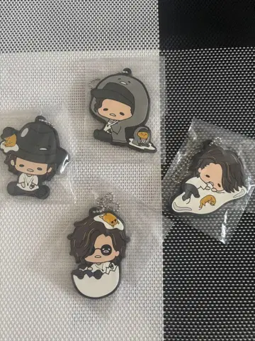 아카니시 진 구데타마 콜라보 키링