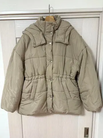 NICECLAUP 베이지 다운 자켓