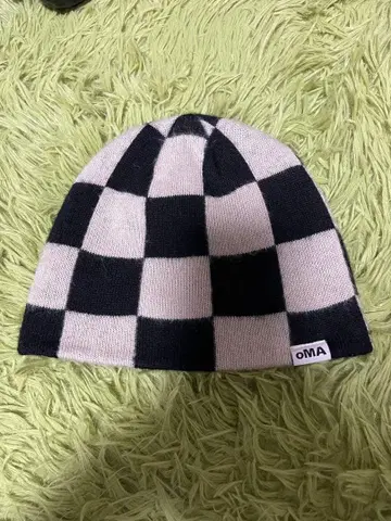 OMA 체크 무늬 니트 모자