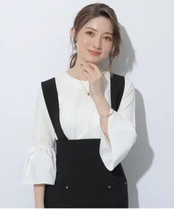 [ 미사용 새상품 ] Apuweiser-riche 벨 슬리브 도킹 니트