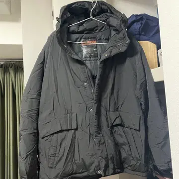 Thermore 블랙 다운 자켓 후드 부착