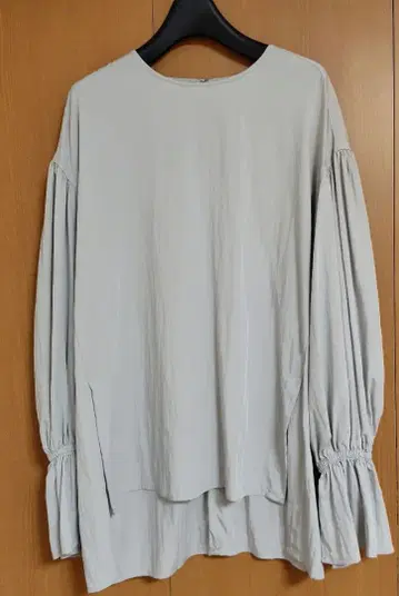 개더 커프스 셔츠