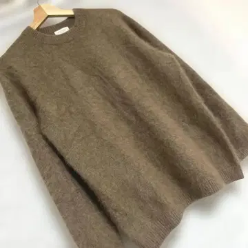 브라운 샤기 크루넥 스웨터