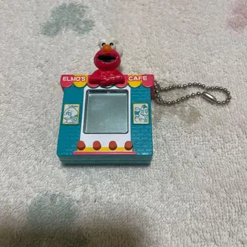 YUJIN 세서미 스트릿 엘모 카페