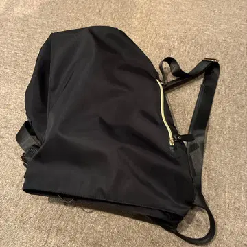 블랙 나일론 백팩