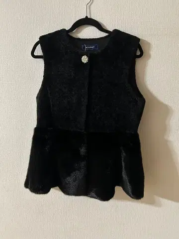 엠즈 그레이시 퍼 베스트 새상품