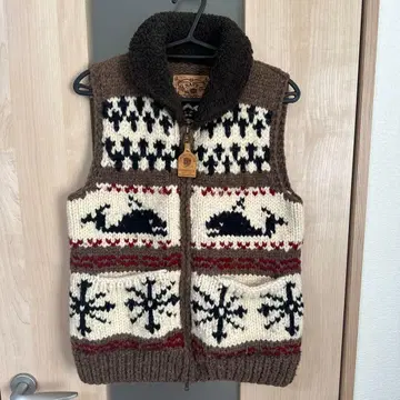 캐내디언 스웨터 카우친 베스트 고래 패턴 M